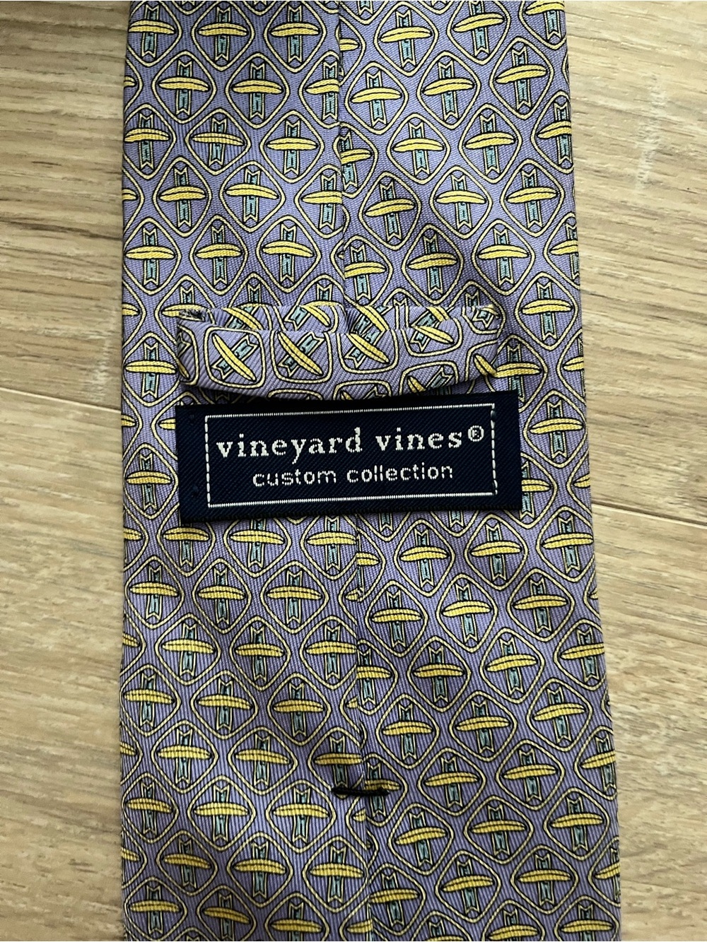 Vineyard Vines Men's UVA Eli Banana Silk Tie - Picture 4 of 6